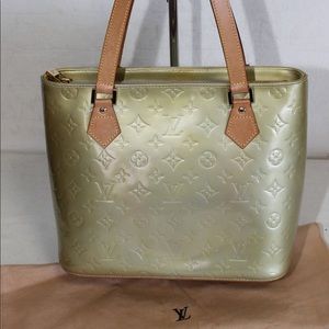 *SOLD* Authentic Louis Vuitton Vernis Monogram H